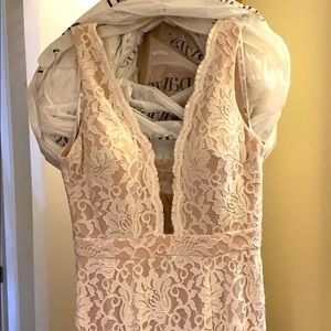 David’s Bridal Wedding Dress (neverworn)